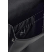Ea7 Rucksack für Herren aus schwarzem Leder mit strukturierter Oberfläche und genähtem Futter, Detailansicht des Innenraums