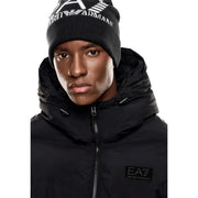 Ea7 Schwarze Strickmütze für Herren mit weißem EA7-Logo und Adleremblem, Vorderansicht