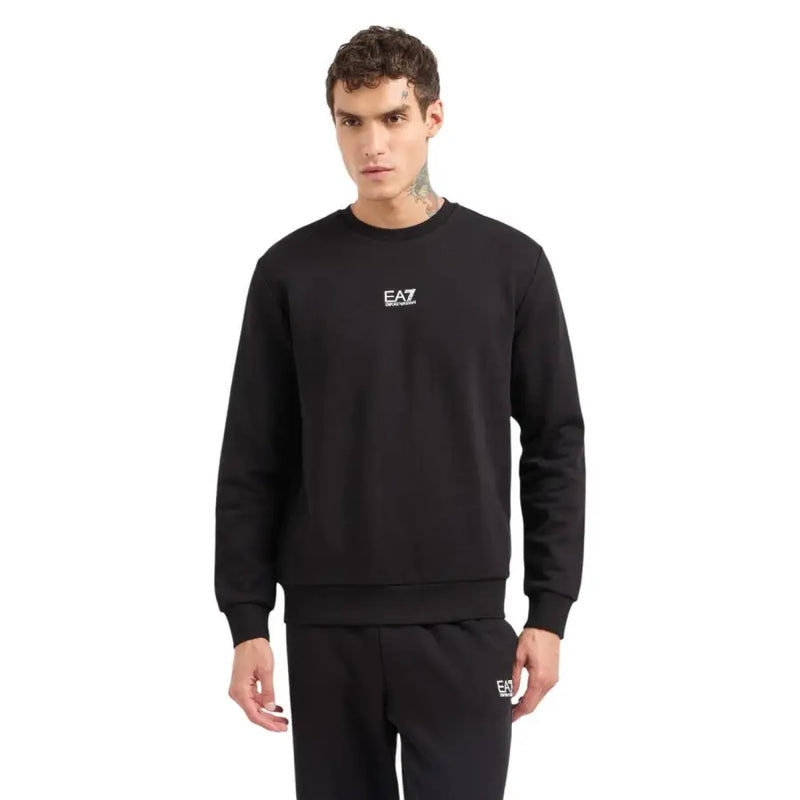 Ea7 Schwarzes Herren-Sweatshirt aus Baumwolle mit Rundhalsausschnitt und dezentem weißen Logo auf der Brust, ideal für die Freizeit.