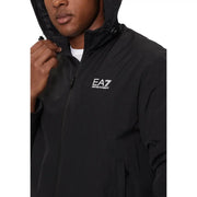 Ea7 Schwarzer Herren-Pufferblazer mit Kapuze aus glattem, wasserabweisendem Material und dezentem weißen Emporio Armani-Logo auf der Brust.