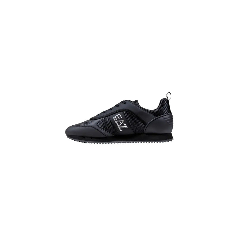 Ea7 Schwarzer Herren-Sneaker aus Polyamid zum Hineinschlüpfen mit Mesh- und Synthetik-Overlays und weißem Emporio Armani-Logo an der Seite.