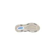 Rückseite der grauen EA7 Herren-Sneaker aus Polyester mit Schnürung, beigefarbener und weißer Gummisohle und blauem Crusher-Logo