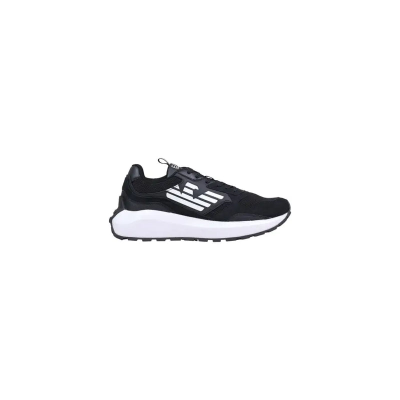 Ea7 Weiße Herren-Sneaker aus Polyurethan zeichnen sich durch ein sportliches Design in Schwarz und Weiß mit Mesh-Obermaterial und einer robusten Gummisohle aus.