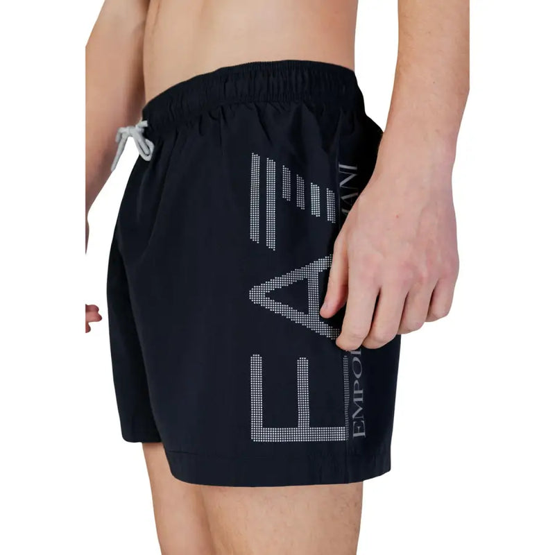Ea7 Schwarze Herren-Badehose aus Polyester mit auffälligem, weißem Pixellogo, passendem Kordelzug und praktischen Taschen