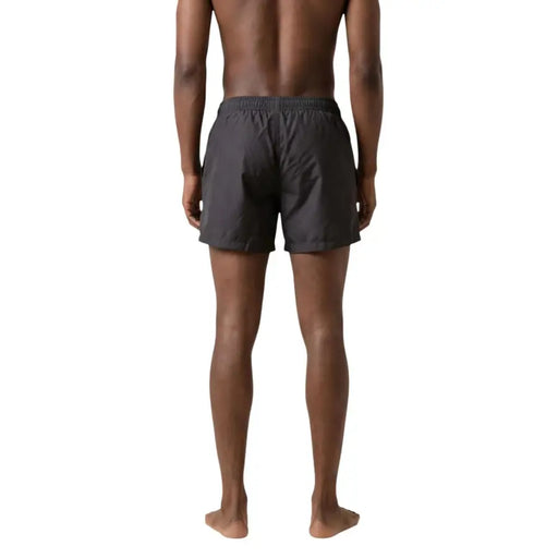 Dunkelgraue, leichte EA7 Herren-Badehose mit elastischem Bund und Polyestertaschen für bequemen Tragekomfort