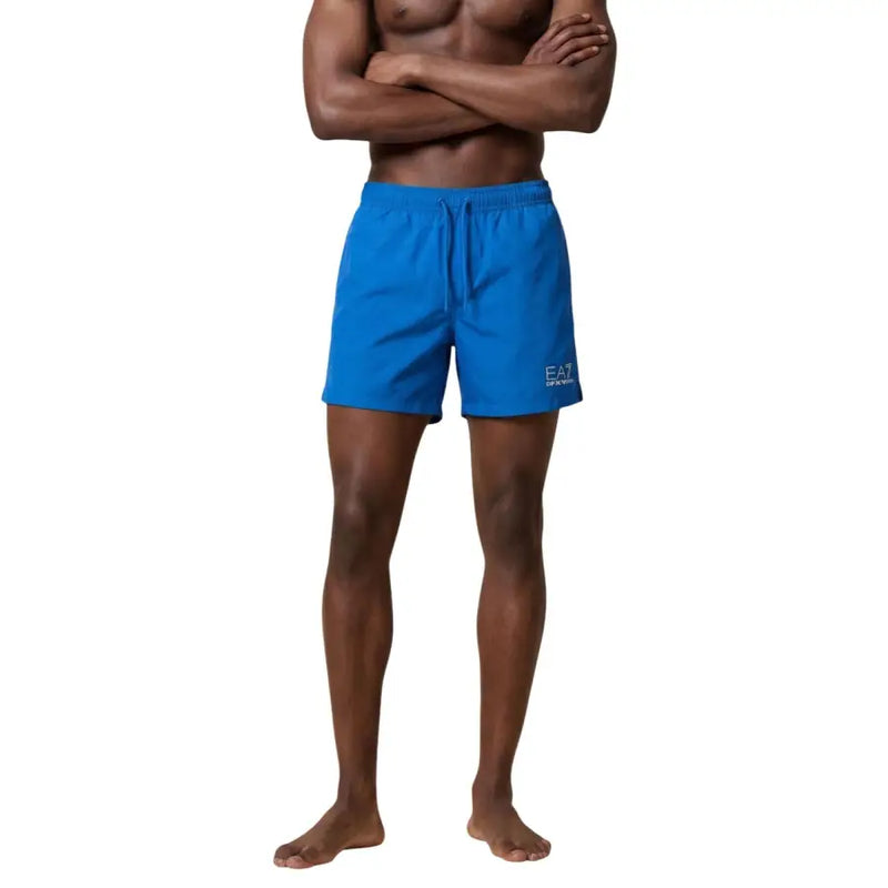 Hellblaue ea7 Herren-Badeshorts aus Polyester mit Kordelzugbund und Logo am linken Bein