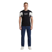 Ea7 Männer t-shirt in Schwarz mit weißen und grauen geometrischen Schulterpartien aus komfortablem Stoff