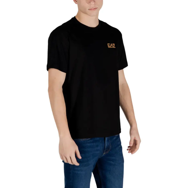 Ea7 schwarze Männer t-shirt mit einem kleinen orangefarbenen Logo auf der linken Brust, geeignet für Freizeitkleidung
