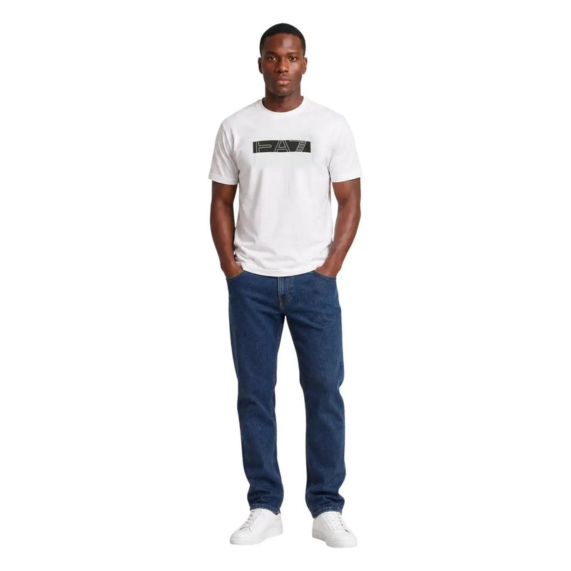 Ea7 Weißes Herren-T-Shirt aus Baumwolle in klassischer Passform mit kurzen Ärmeln und schwarzem, rechteckigem Logo auf der Brust.