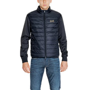 Ea7 Schwarze Steppjacke für Herren mit gestepptem Design und goldenem Logo auf der Brust, Vorderansicht