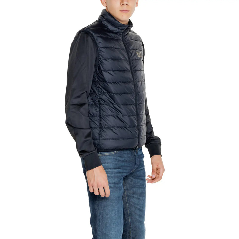 Ea7 Schwarze Steppjacke für Herren mit dezentem Logo auf der Brust, Vorderansicht
