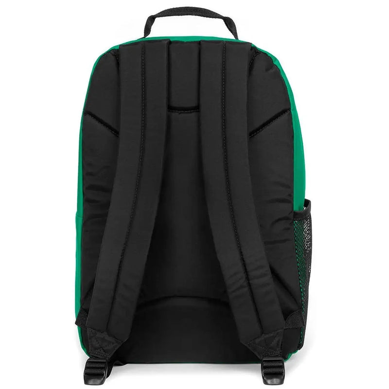 Schwarzer und grüner Eastpak Herrenrucksack mit gepolsterten Schultergurten, seitlicher Netztasche und Polyamid-Reißverschlusstasche (29 x 44 x 28 cm).