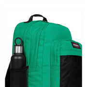 Leuchtend grüner Eastpak Herrenrucksack aus Polyamid mit schwarzen Netzseitentaschen und modernem Reißverschlusstaschen-Design