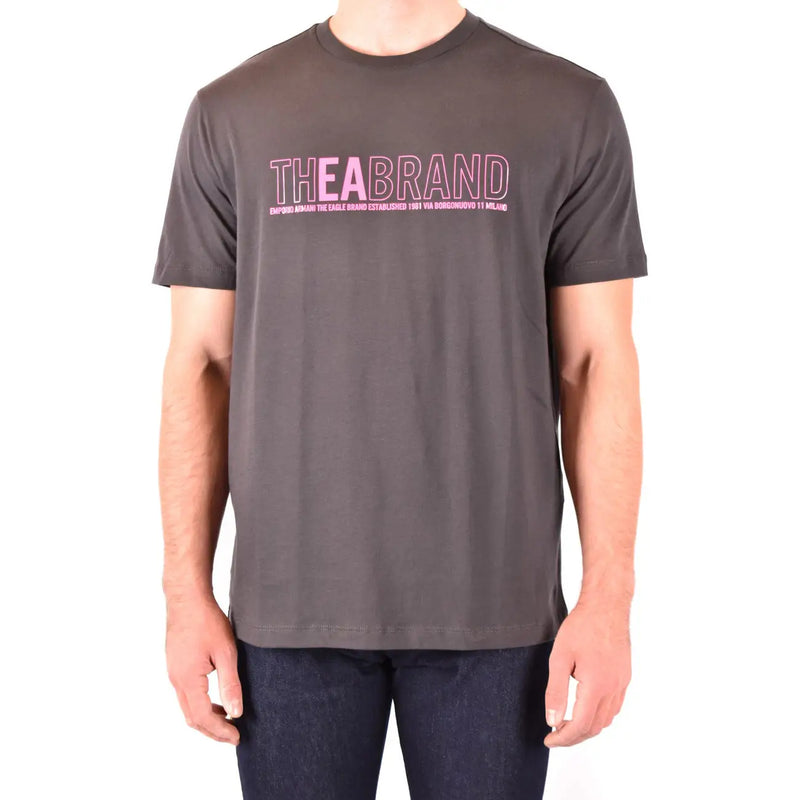 Graues Herren-T-Shirt aus Baumwolle von Emporio Armani mit dunkelgrauen kurzen Ärmeln und auffälligem pinkfarbenem Markenlogo auf der Vorderseite