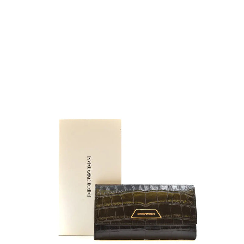 Dunkelgrüne Emporio Armani Geldbörse aus Krokodilleder mit goldfarbenem Logo-Emblem und Knöpfen für Damen