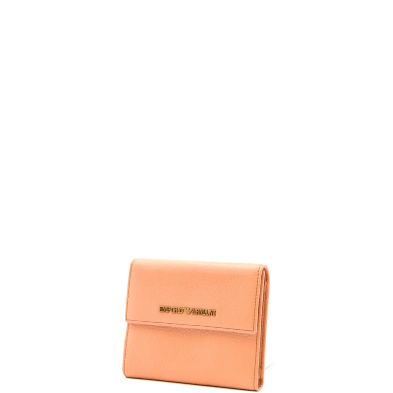 Dreifach gefaltete Geldbörse aus pfirsichfarbenem Leder mit goldfarbenem Emporio Armani Logo-Emblem und mehreren Fächern