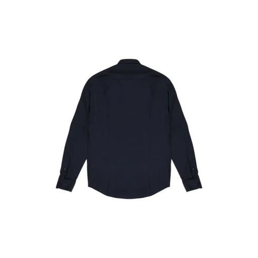 Markenhemd für Herren: ein elegantes, dunkelmarineblaues, langärmeliges Hemd mit Knopfleiste, klassischem Kragen und fein gearbeiteten Manschetten.