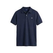 Marineblaues Gant Herren-Poloshirt mit Knopfkragen, kurzen Ärmeln, aus Baumwollpiqué und kleinem, gesticktem Logo auf der linken Brust.
