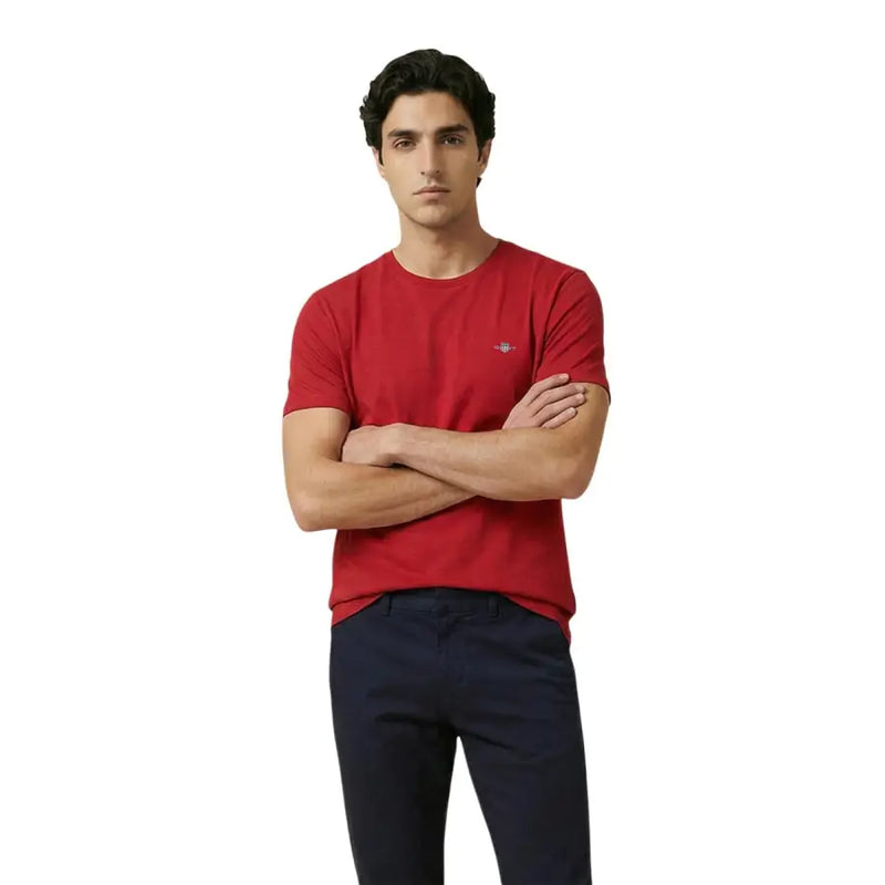 Gant Herren-Baumwollpullover, rot, Rundhalsausschnitt t-shirt mit kleinem, gesticktem Logo auf der linken Brust, kurzärmelige Freizeitkleidung