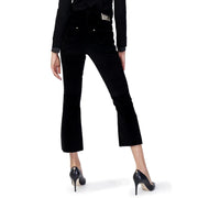 Gaudi Jeans Damen schwarze Baumwoll-Samthose mit ausgestelltem Bein und leicht ausgefranstem Saum, Modell 221BD25010