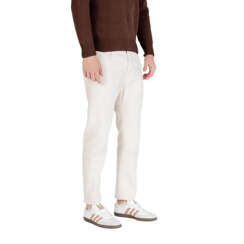 Cremefarbene, schmal geschnittene Hose aus glattem, leichtem Stoff in Gianni Lupo Herrenjeans, weiß, Baumwoll-Denim, GL6228Q-F25