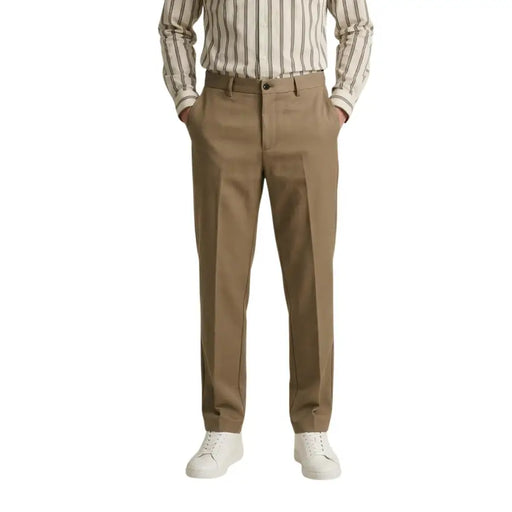 Gianni Lupo Herrenhose aus beigefarbenem Polyester-Viskose-Stretch mit khakifarbenem, geradem Bein und Gürtelschlaufen