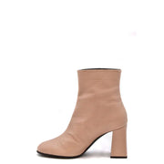 beigefarbene Stiefelette von Giuseppe Zanotti aus krokodilgeprägtem Leder mit klobigem Blockabsatz, von hinten sichtbar