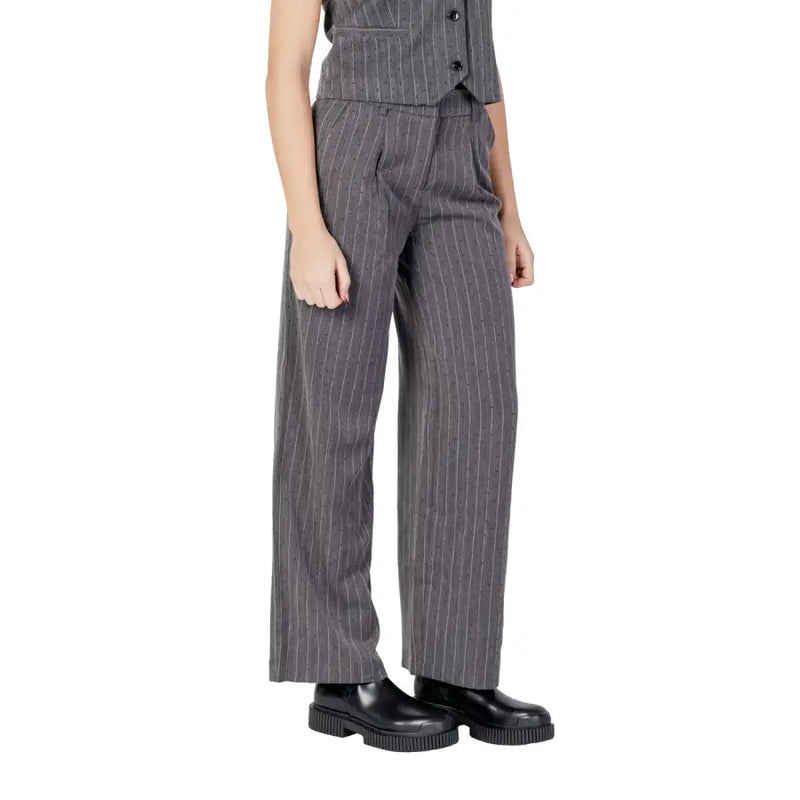 Gray pinstripe wide-leg women’s trousers for fall and winter