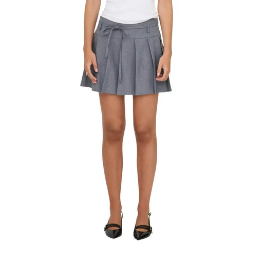 Grauer Faltenminirock mit passendem Bindegürtel, Polyester-Elastan für Frühling/Sommer