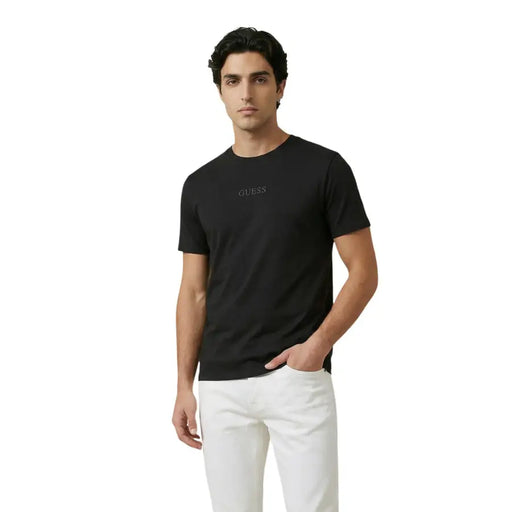Schwarz Guess Männer t-shirt Aus Baumwollstoff mit dezent gesticktem Logo auf der Brust für lässige Kleidung