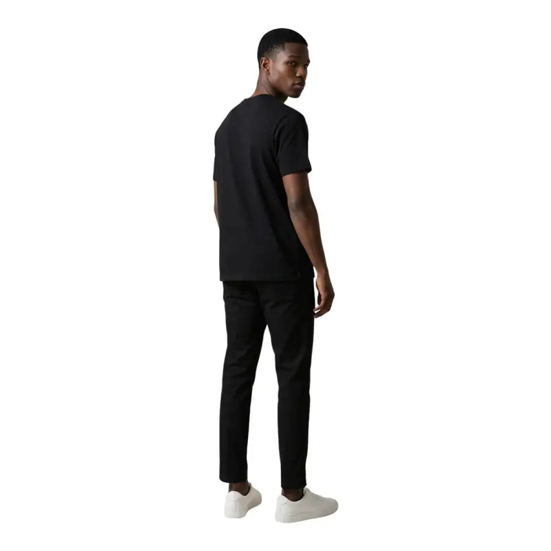Guess Männer t-shirt Schwarzes, kurzärmeliges Shirt mit Rundhalsausschnitt aus angenehmem Material für die Freizeit.