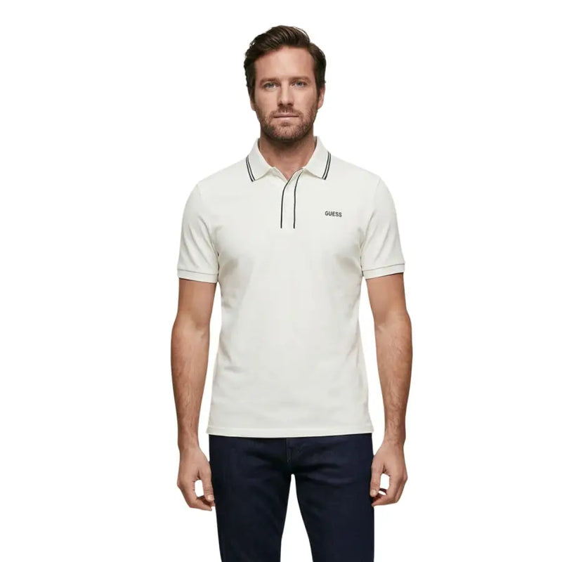 cremefarben Guess Herren-Poloshirt mit kurzen Ärmeln aus Baumwollmischgewebe mit schwarzem Besatz an Kragen und Knopfleiste