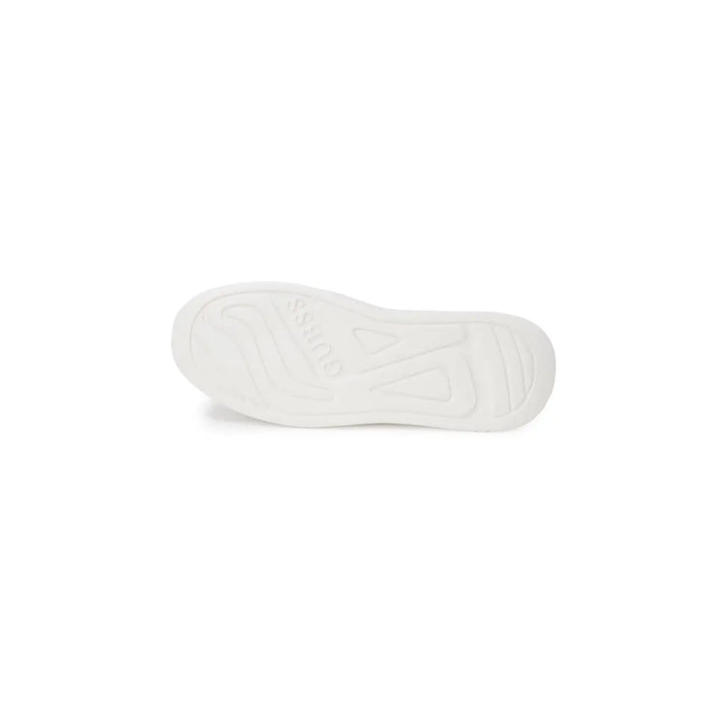 Guess men’s white leather sneakers with white rubber sole embossed logo and textured tread pattern visible