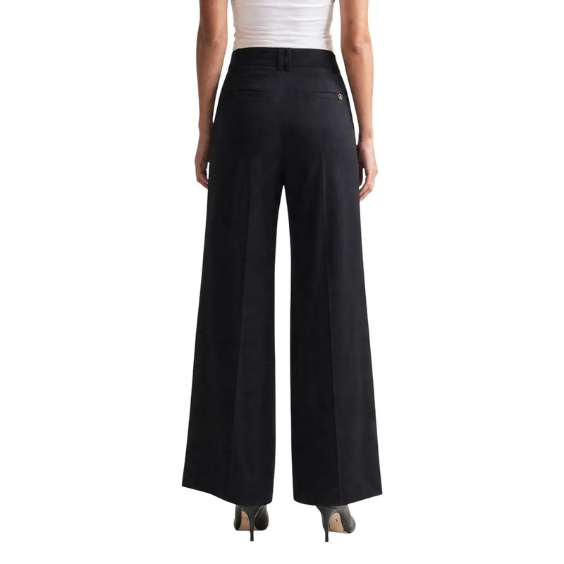Guess Schwarze Damen-Viskosehose „Bastienne“ mit weitem Bein, elegantem, tailliertem Schnitt und dezenten Bundfalten vorne.