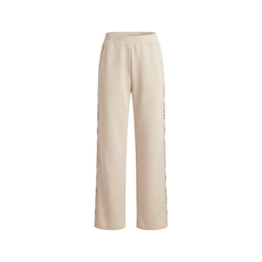 Guess Beige Damen-Jogginghose mit Schnürung, Modal-Mischgewebe, weitem Bein und dezenten vertikalen Textdetails an den Nähten.