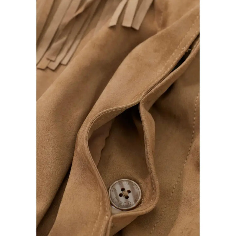Guess Beigefarbener Wildlederblazer mit langen Ärmeln, Fransen und silbernem Knopf