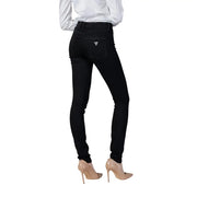 Rückseite guess Schwarze Damen-Jeans aus Baumwoll-Stretch-Denim mit schmaler Passform und dezentem dreieckigem Logo auf der Tasche