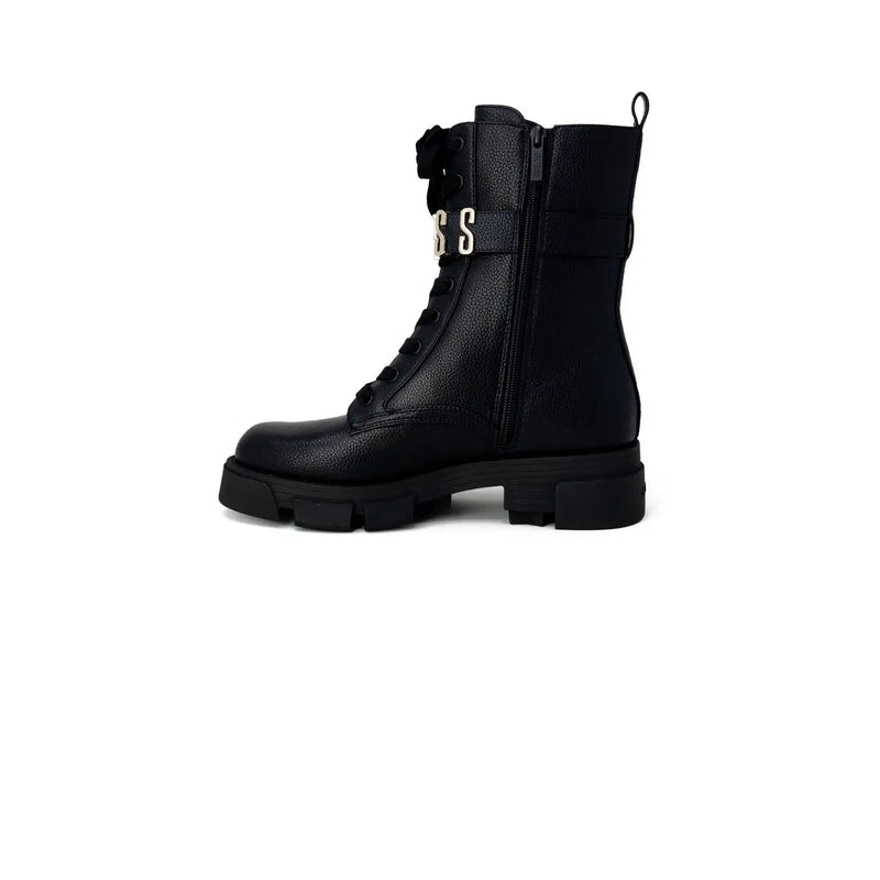 Guess women black faux leather ankle boot with chunky sole and gold-tone ss logo buckle size 4.5