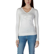 Weißer Gucci-Strickpullover mit V-Ausschnitt, langen Ärmeln und dezentem, gesticktem Logo für Damen in einer Guess Strickwarenprodukt mit schwarzen Strasssteinen