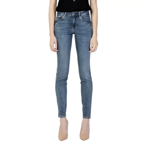 Guess Damen-Jeans in schmaler Passform mit hohem Bund, Fünf-Taschen-Stil, Herbst-Winter-Style