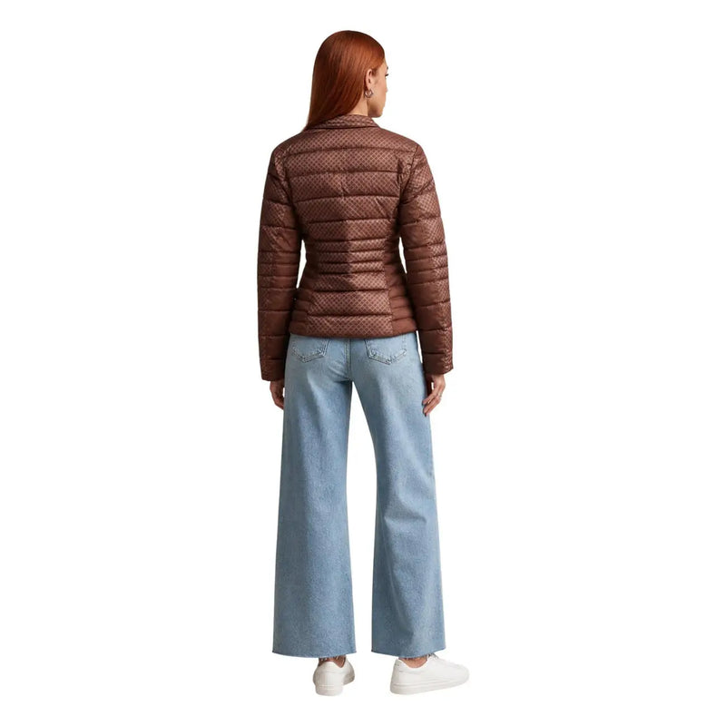 Guess Braune, gesteppte Damen-Daunenjacke mit dezentem, rautenförmigem geometrischem Muster aus Polyestergewebe