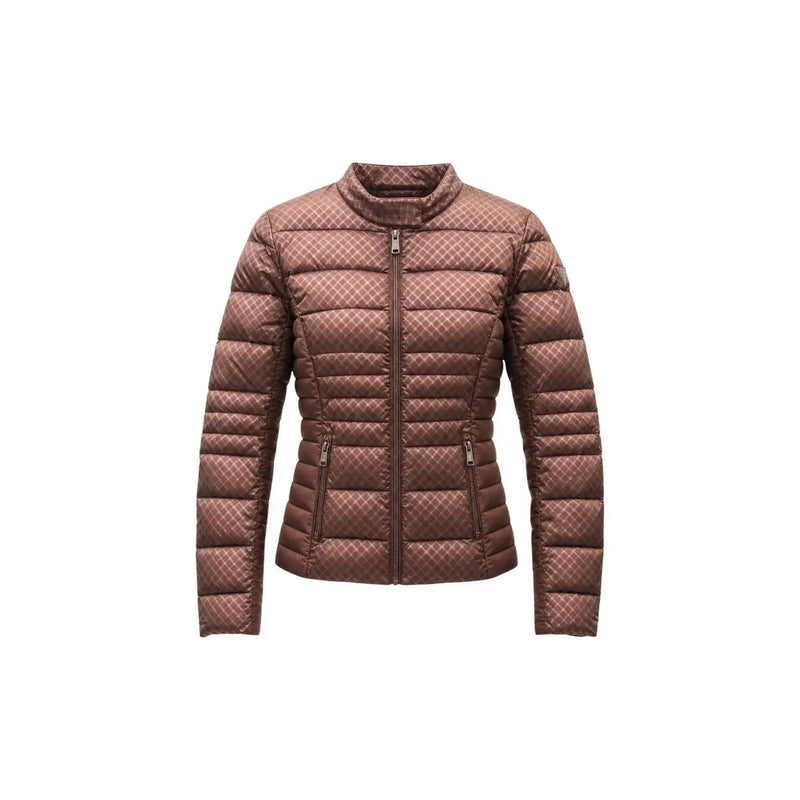 Guess Braune Damenjacke aus Polyester mit geometrischem Muster, gestepptem Rautenmuster und zwei Reißverschlusstaschen vorne.