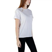 White guess women cotton round neck t shirt featuring a subtle circular embellishment on the chest pocket