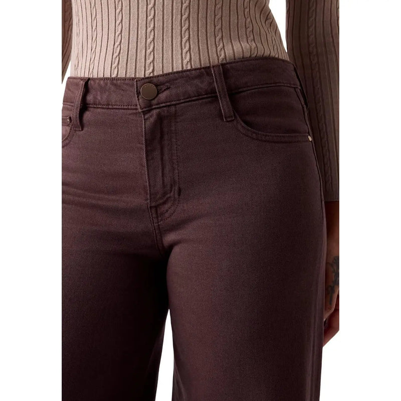 Dunkelbraune, hochgeschnittene Slim-Fit-Jeans mit dezenten Ziernähten ergänzen Guess Sexy Palazzo-Hosen für Damen
