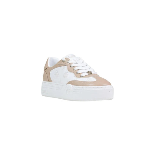 Guess Beigefarbene Damen-Sneaker mit Plateau-Schnürung, perforierten Lederdetails und Metallösen