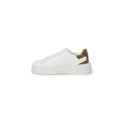 White low-top Guess women sneaker with laces brown patterned heel tab and thick white rubber sole fall winter collection