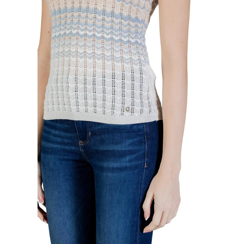 Guess Ärmelloses Stricktop für Damen top in Beige mit einem blau-cremefarbenen Farbverlauf aus strukturiertem Viskosegewebe