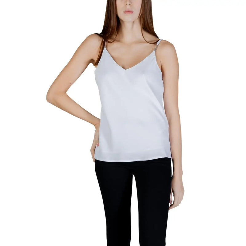 Weißer Satin Guess Frauenpanzer top mit zarten silbernen Kettenriemen, Polyestergewebe und schwarzem V-Ausschnitt