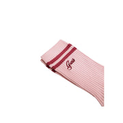 Rosa gerippte Socke aus Baumwollmischgewebe mit zwei bordeauxroten Streifen und passender Stickerei guess Logo für Frauen