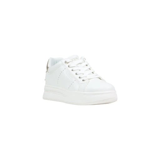 Weißes Leder niedrigtop Guess Damen-Sneaker mit silbernen Ösen und klobiger, weißer Polyurethan-Sohle zum Hineinschlüpfen.